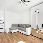 Chodecka Homely By Bookinghost