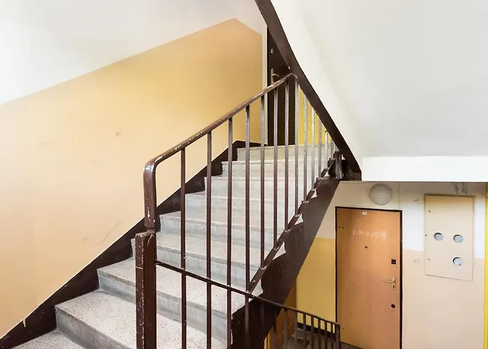 Chodecka Homely By Bookinghost *